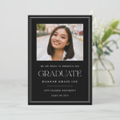 Modern Eenvoudig Zwart Wit Foto Afstuderen Aankondiging (Staand voorkant)