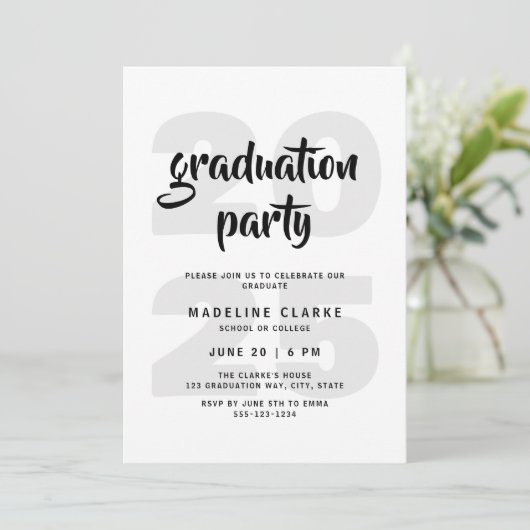 Modern Eenvoudig Zwart & Wit Graduation Party Kaart (Staand voorkant)