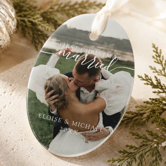 Modern Eerste Kerstmis Getrouwd Foto Keramisch Ornament