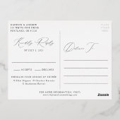 Modern Elegance Monogram Wine and Gold Wedding Folie Uitnodiging Briefkaart (Achterkant)