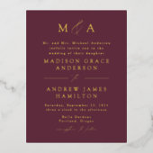 Modern Elegance Monogram Wine and Gold Wedding Folie Uitnodiging Briefkaart (Voorkant)