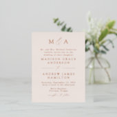Modern Elegance Roos Gold Monogram Weddenschap Folie Uitnodiging Briefkaart (Staand Voorkant)