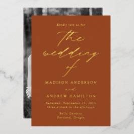 Modern Elegance Terracotta and Gold Photo Wedding Folie Uitnodiging