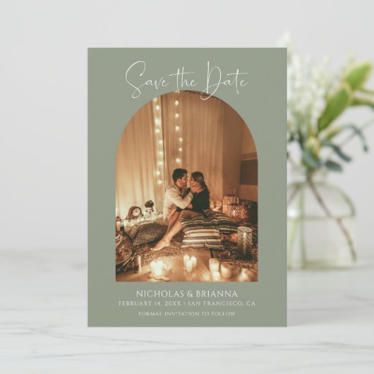 Modern Elegant Arch Foto Sage Green Boho Wedding Save The Date (Staand voorkant)