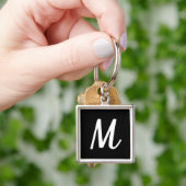 Modern Elegant Black en White Monogram Sleutelhanger (Hand)