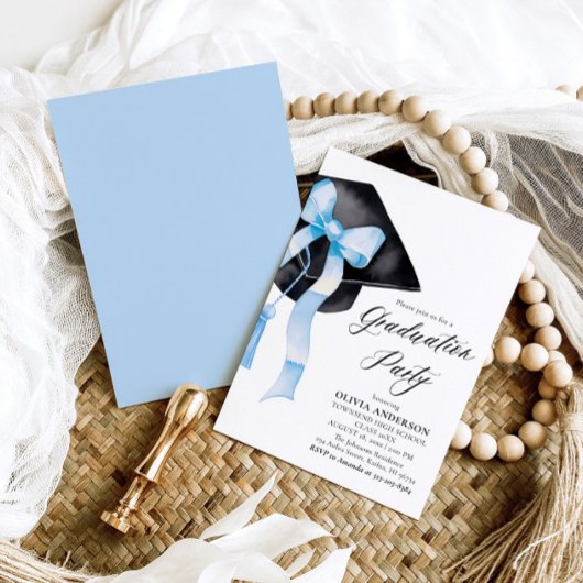 Modern Elegant Blue Bow Graduation Cap Afstuderen Kaart