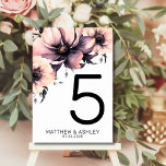 Modern Elegant Blush Roze Bloemen Bruiloft Kaart<br><div class="desc">Schattige en eenvoudig modern roze, zwart en wit bloem bruiloft ontwerp. Een klassieke maar grillige uitstraling met roze, zwart, grijs en crèmekleurige bloemen met zwarte lettertypen en moderne letters. Bewerk alle tekst naar uw eigen informatie. Je kunt zelfs de achtergrondkleur veranderen naar alles wat je wilt! Ik heb ook een...</div>