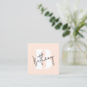 Modern Elegant Blush Roze Monogram Vierkante Visitekaartje (Staand voorkant)