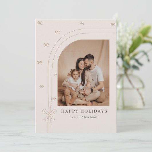 Modern Elegant Bow Family Arch Photo Christmas Feestdagenkaart (Staand voorkant)