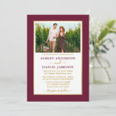 Modern Elegant Burgundy Gold Wedding Kaart (Staand voorkant)