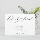 Modern Elegant Calligraphy Love is Patient Wedding Kaart (Staand voorkant)