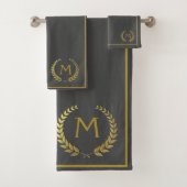 Modern Elegant Charcoal Gold Chic Monogramed Bad Handdoek (Insitu)