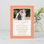 Modern Elegant Coral Gold Wedding Kaart (Staand voorkant)