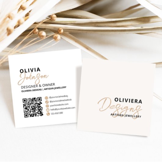 Modern Elegant Cream + Geel Script QR-code Vierkante Visitekaartje