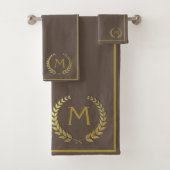 Modern Elegant Dark Brown and Gold Chic Monogramed Bad Handdoek (Insitu)