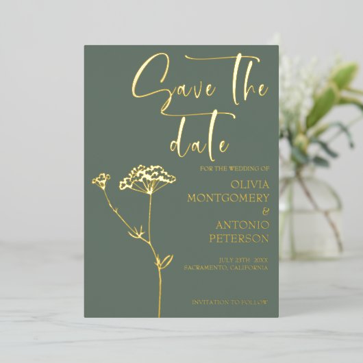 Modern Elegant Floral Sage Green Bewaar de datum Folie Uitnodiging (Staand Voorkant)