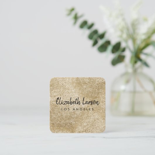 Modern Elegant Geborsteld Goud Metaal Uniek Vierka Vierkante Visitekaartje (Staand voorkant)