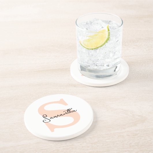 Modern Elegant Gepersonaliseerd Roze Monogram Init Zandsteen Onderzetter (Zijkant)