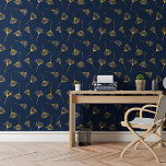 Modern Elegant Gouden Bloem Blauw Bloemen Patroon Behang<br><div class="desc">Geobsedeerd door boho-stijl maar hunkerend naar een vleugje modern minimalisme? Kijk niet verder dan deze Modern Elegant Golden Flower Blue Floral Pattern prachtig peel & stick behang! Met een boeiend blauw botanisch patroon, haalt dit ontwerp inspiratie uit de elegantie van Deco Art, het mengen van schone lijnen en boeiende bloemen...</div>