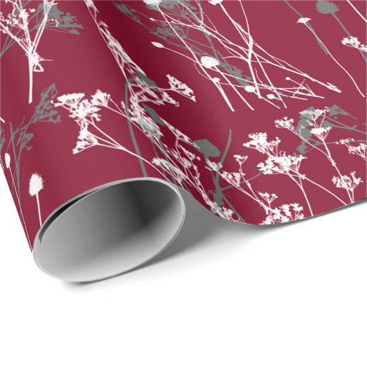 Modern Elegant Gray Wildbloemen op Bourgogne Red Cadeaupapier (Rol Hoek)