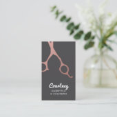 Modern Elegant Grijs Roos Gouden Schaar Haarstylis Visitekaartje (Staand voorkant)