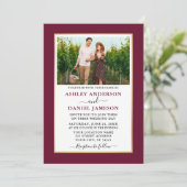 Modern Elegant Minimalist Burgundy Wedding Kaart (Staand voorkant)