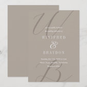 Modern Elegant Minimalist Taupe Monogram Weddensch Kaart (Voorkant / Achterkant)