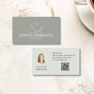 Modern Elegant Monogram Foto QR Sage Green Visitekaartje