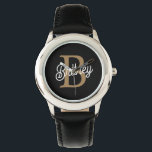 Modern Elegant Monogram Naam Zwart Goud Script Horloge<br><div class="desc">De Modern Elegant Monogram Name Black Gold Script Watch is een verfijnd uurwerk dat functionaliteit combineert met luxe. Het beschikt over een slanke zwarte wijzerplaat versierd met een stijlvolle gouden script monogram naam, het creëren van een verfijnde en gepersonaliseerde look. Dit horloge is ontworpen om een vleugje elegantie toe te...</div>