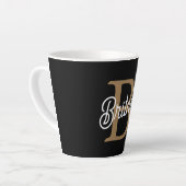 Modern Elegant Monogram Naam Zwart Goud Script Latte Mok (Linkerhoek)