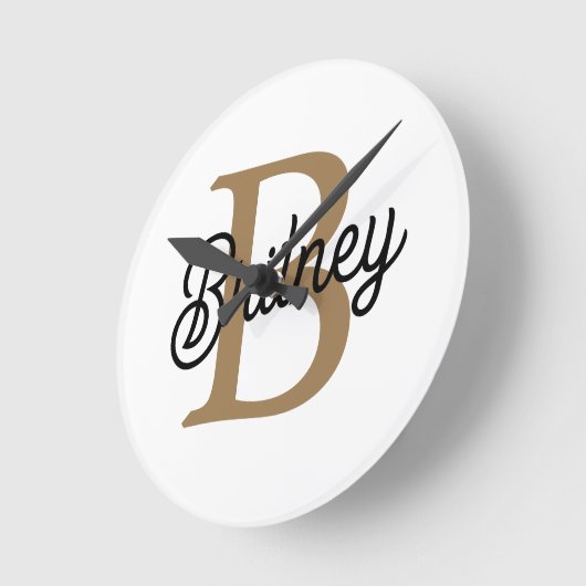 Modern Elegant Monogram Naam Zwart Goud Script Ronde Klok (Hoek)