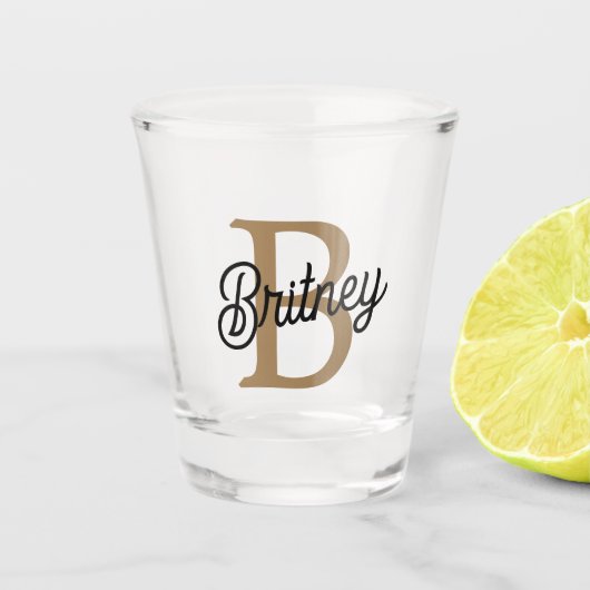 Modern Elegant Monogram Naam Zwart Goud Script Shot Glas (Voorkant)