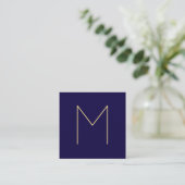 Modern Elegant Navy Blue en Gold Monogram Vierkante Visitekaartje (Staand voorkant)