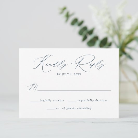 Modern Elegant Navy Script bruiloft RSVP Kaartje (Staand voorkant)