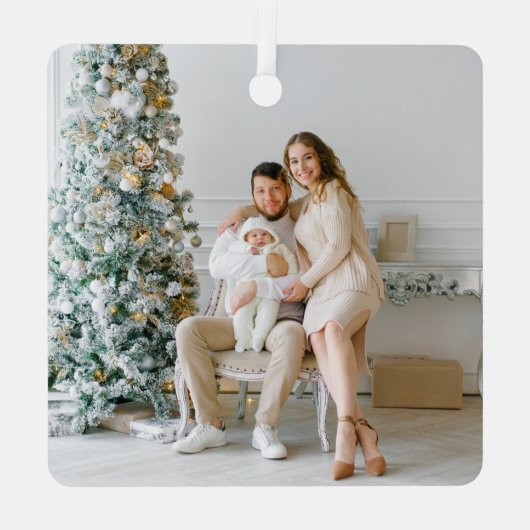 Modern Elegant Onze eerste kerstfoto Metalen Ornament (Achterkant)