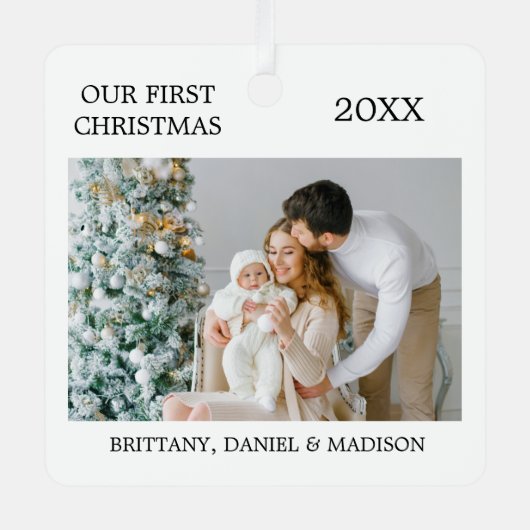 Modern Elegant Onze eerste kerstfoto Metalen Ornament (Voorkant)