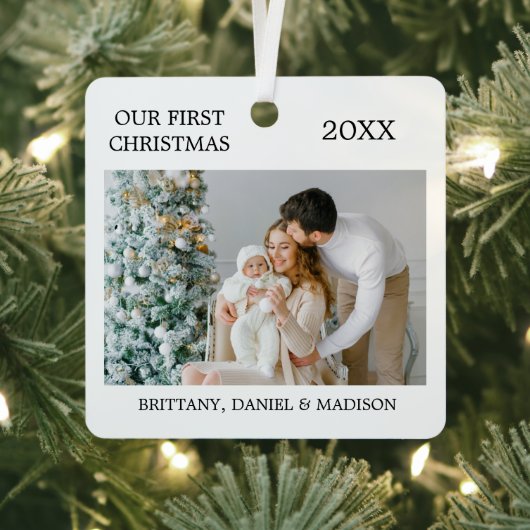Modern Elegant Onze eerste kerstfoto Metalen Ornament (Insitu)