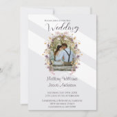 Modern Elegant Paarse Bloemen Foto Boog Bruiloft Kaart (Voorkant)