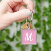 Modern Elegant Pink en White Monogram Sleutelhanger (Hand)