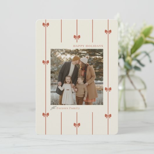 Modern Elegant Red Bow Family Kids Photo Christmas Feestdagenkaart (Staand voorkant)