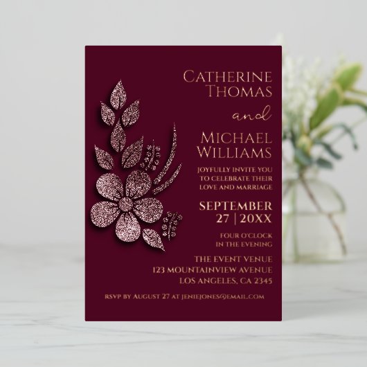 Modern Elegant Roos Gold Glitter Floral & Burgundy Folie Uitnodiging (Staand Voorkant)