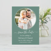 Modern Elegant Round Photo Lijst Eucalyptus Green Save The Date (Staand voorkant)