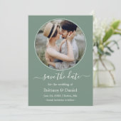 Modern Elegant Round Photo Lijst Sage Green Save The Date (Staand voorkant)