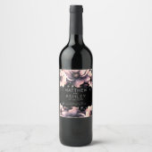 Modern Elegant Roze Zwart Bloemen Bruiloft Wijn Etiket (Voorkant)
