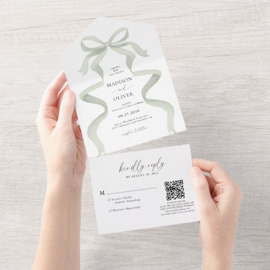 Modern Elegant Sage Green Bow Monogram Wedding All In One Uitnodiging (Afscheurbaar)