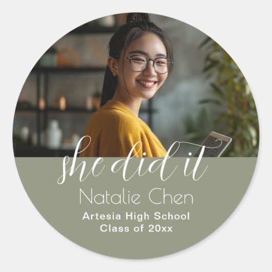 Modern Elegant Sage Green Foto Afstuderen Ronde Sticker (Voorkant)