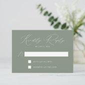 Modern Elegant Sage Green Wedding RSVP Kaartje (Staand voorkant)