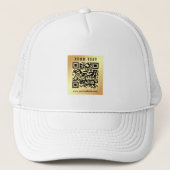 Modern Elegant Scan Me QR Code Sjabloon Goud Wit Trucker Pet (Voorkant)