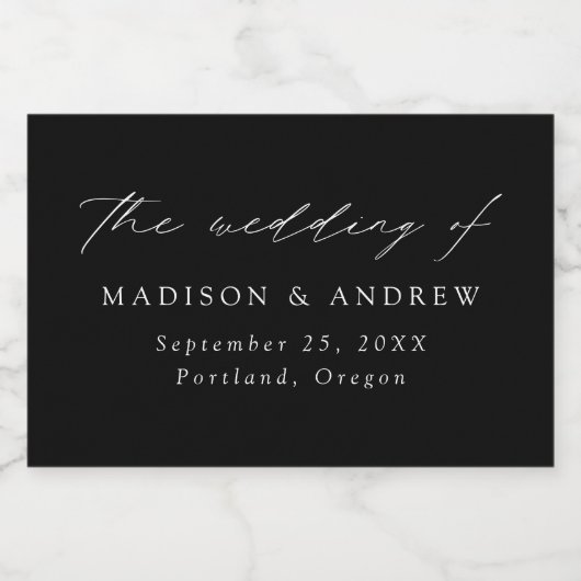 Modern Elegant Script Black and White Wedding Sparkling Wijnetiket (Enkel label)
