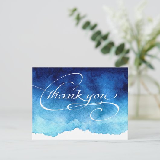 Modern Elegant Script Blue Wedding Bedankt Briefkaart (Staand voorkant)
